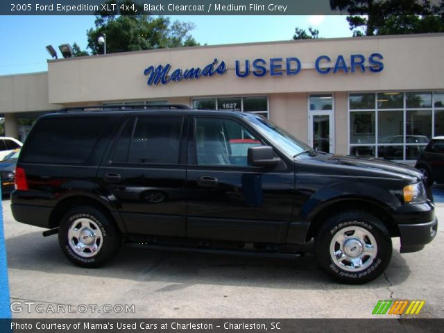 2005 Ford Expedition XLT 4x4 in Black Clearcoat