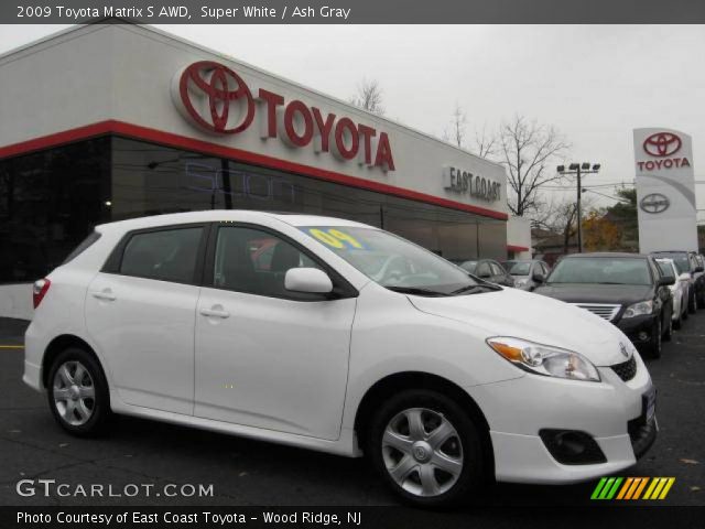 2009 Toyota Matrix S AWD in Super White