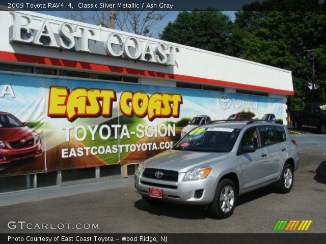 2009 Toyota RAV4 I4 in Classic Silver Metallic