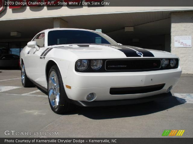 2009 Dodge Challenger R/T in Stone White