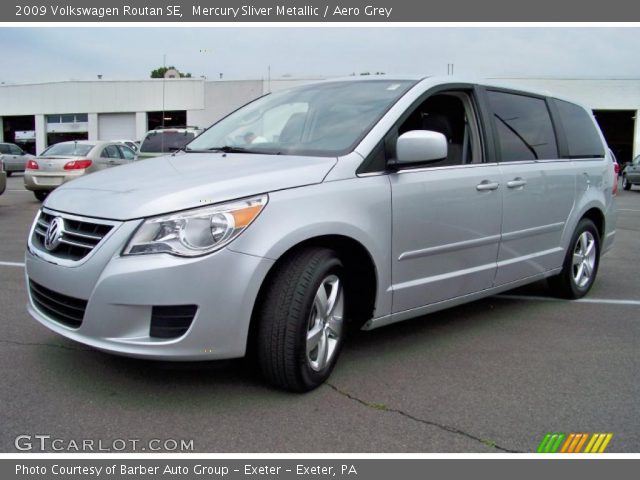 2009 Volkswagen Routan SE in Mercury Sliver Metallic