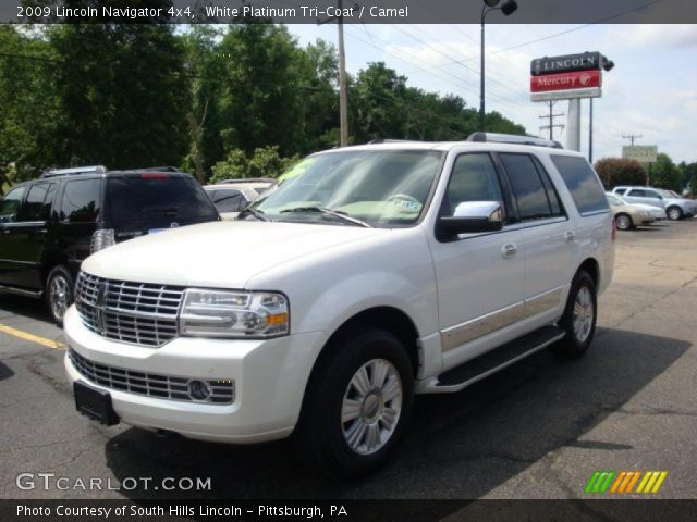 2009 Lincoln Navigator 4x4 in White Platinum Tri-Coat