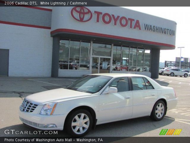 2006 Cadillac DTS  in White Lightning