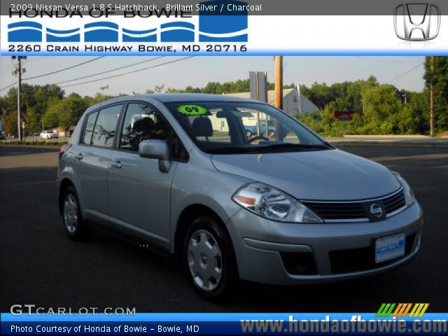 2009 Nissan Versa 1.8 S Hatchback in Brillant Silver