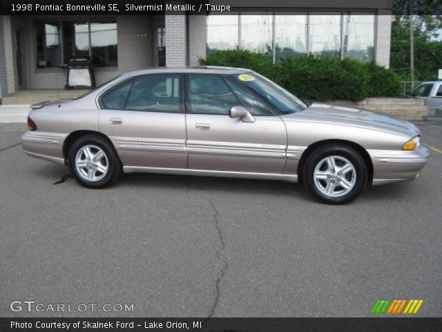 1998 Pontiac Bonneville SE in Silvermist Metallic