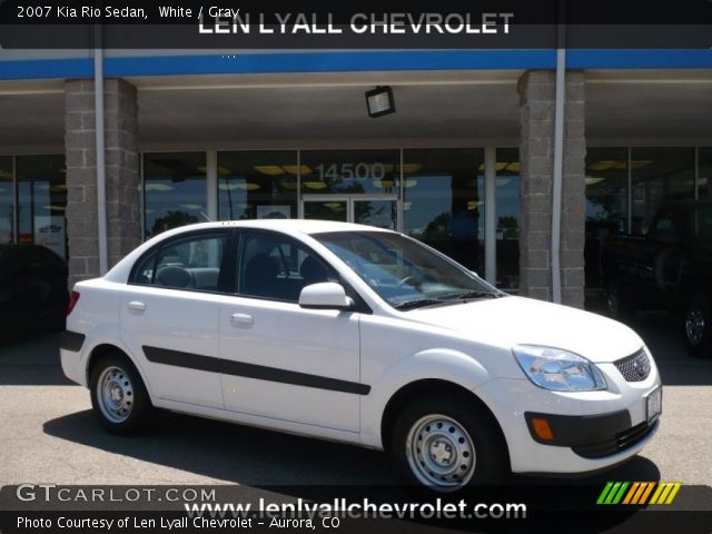 2007 Kia Rio Sedan in White