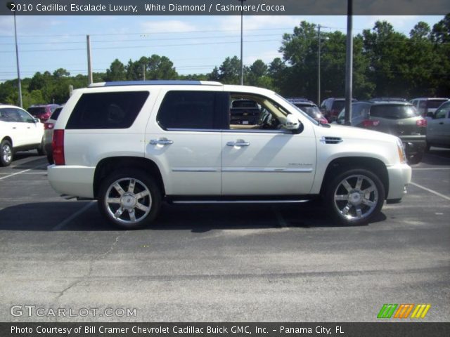 2010 Cadillac Escalade Luxury in White Diamond