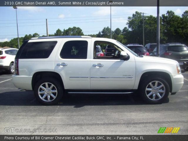 2010 GMC Yukon Denali AWD in Summit White