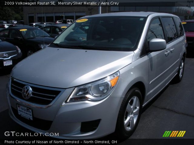 2009 Volkswagen Routan SE in Mercury Sliver Metallic