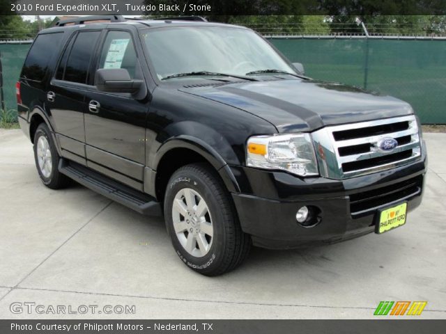 2010 Ford Expedition XLT in Tuxedo Black