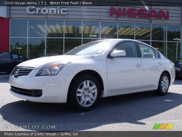 2009 Nissan Altima 2.5 S in Winter Frost Pearl