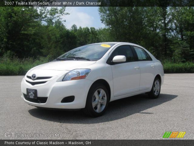 2007 Toyota Yaris Sedan in Polar White