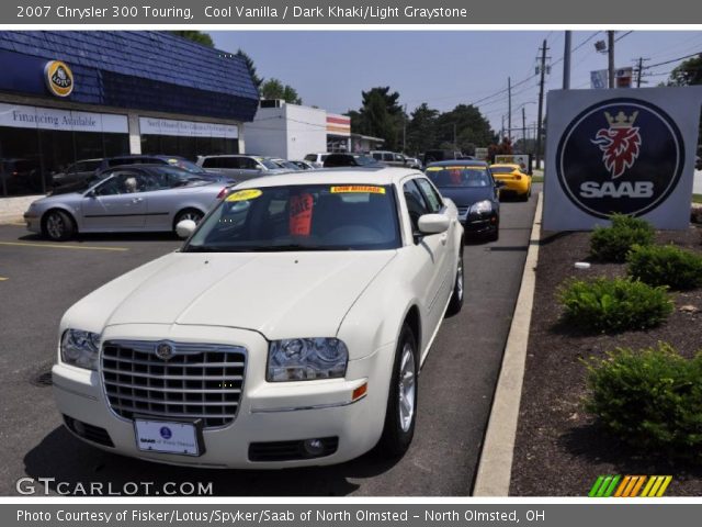 2007 Chrysler 300 Touring in Cool Vanilla