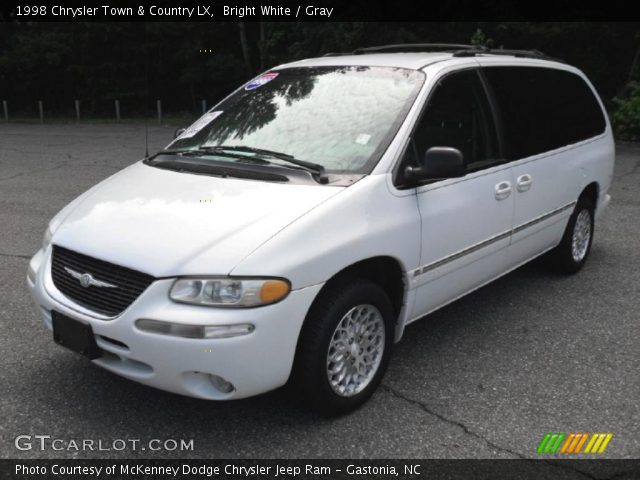 1998 Chrysler Town & Country LX in Bright White