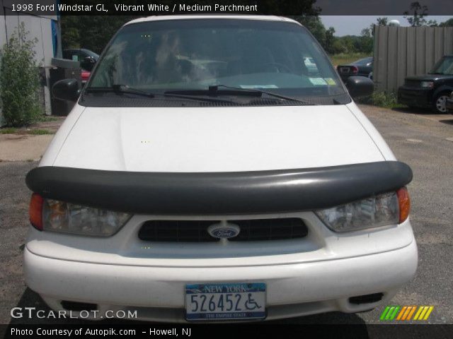 1998 Ford Windstar GL in Vibrant White