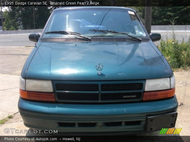 1995 Dodge Caravan SE in Emerald Green Pearl