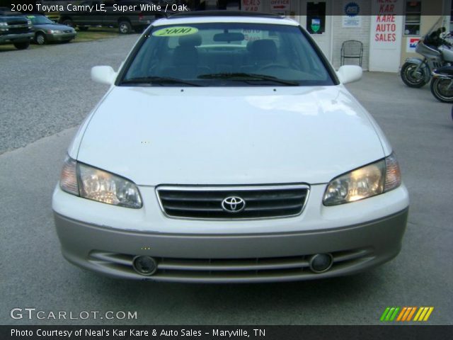 2000 Toyota Camry LE in Super White