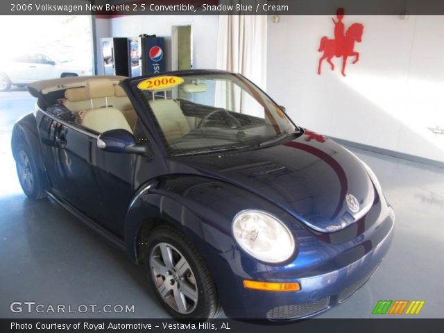 2006 Volkswagen New Beetle 2.5 Convertible in Shadow Blue