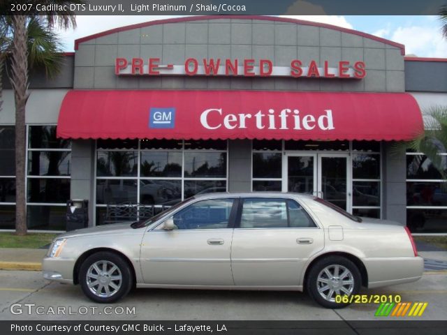 2007 Cadillac DTS Luxury II in Light Platinum