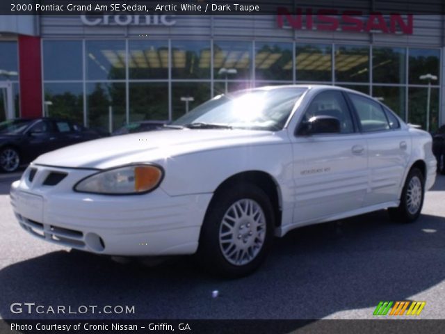 2000 Pontiac Grand Am SE Sedan in Arctic White