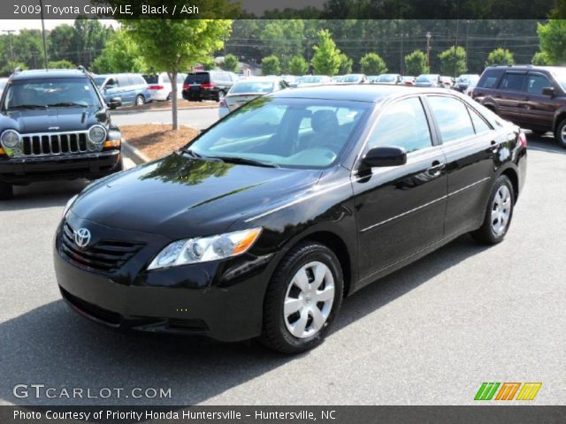 2009 Toyota Camry LE in Black