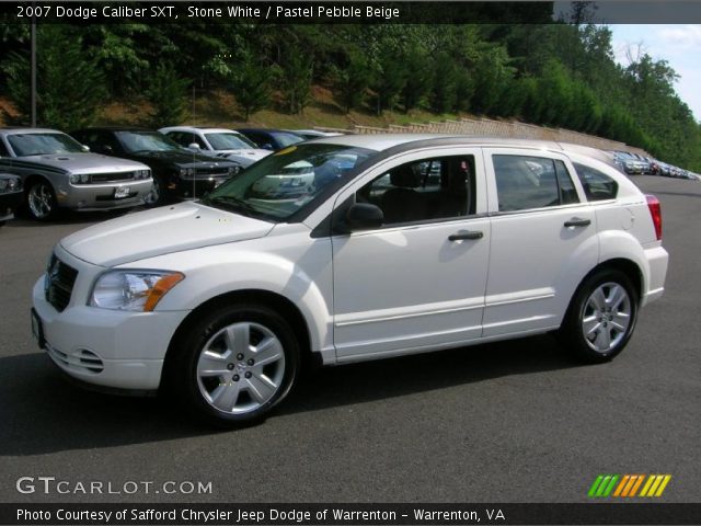 2007 Dodge Caliber SXT in Stone White