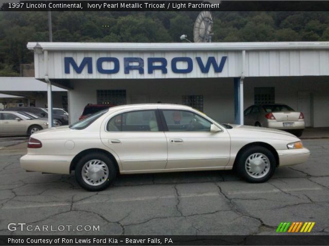 1997 Lincoln Continental  in Ivory Pearl Metallic Tricoat