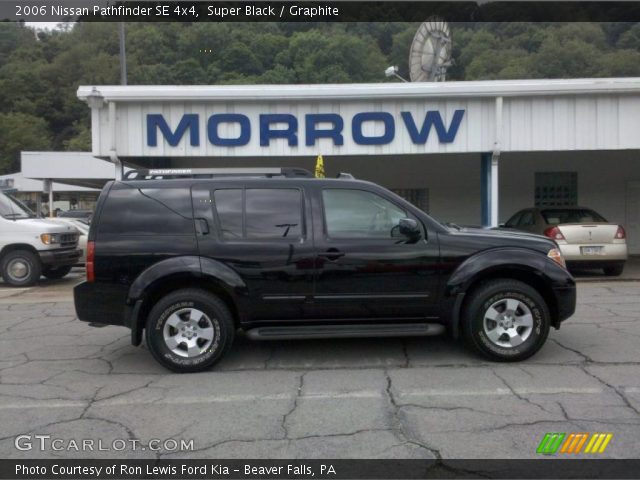 2006 Nissan Pathfinder SE 4x4 in Super Black