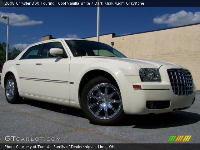 2008 Chrysler 300 Touring in Cool Vanilla White