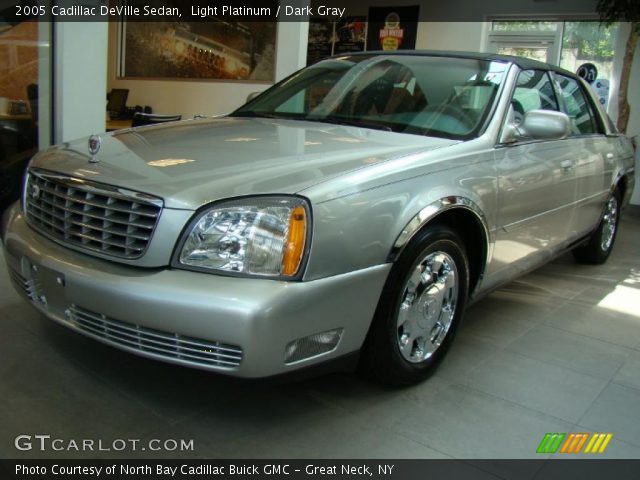 2005 Cadillac DeVille Sedan in Light Platinum