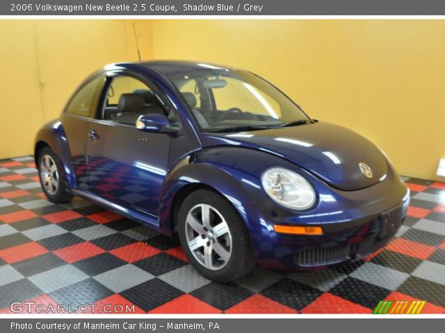 2006 Volkswagen New Beetle 2.5 Coupe in Shadow Blue