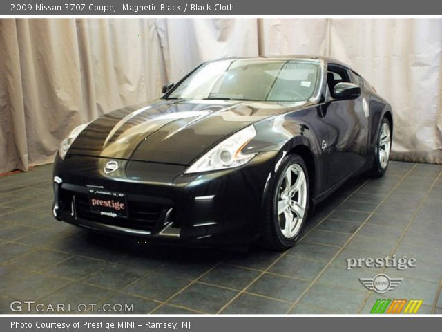 2009 Nissan 370Z Coupe in Magnetic Black