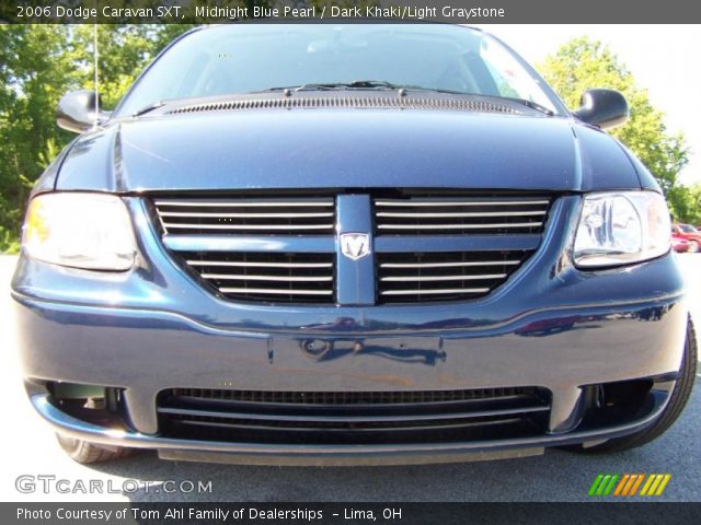 2006 Dodge Caravan SXT in Midnight Blue Pearl