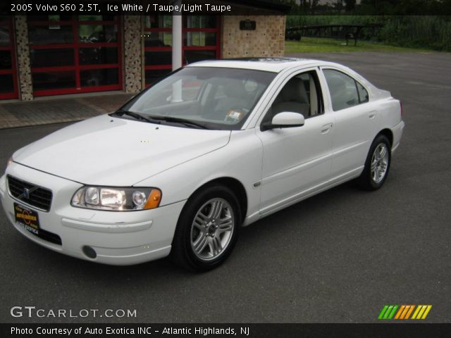 2005 Volvo S60 2.5T in Ice White