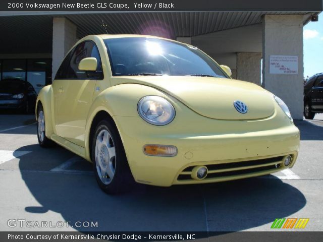 2000 Volkswagen New Beetle GLS Coupe in Yellow