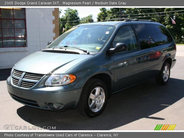 2005 Dodge Grand Caravan SXT in Magnesium Pearl