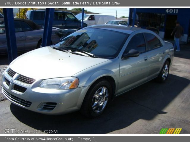 2005 Dodge Stratus SXT Sedan in Satin Jade Pearl