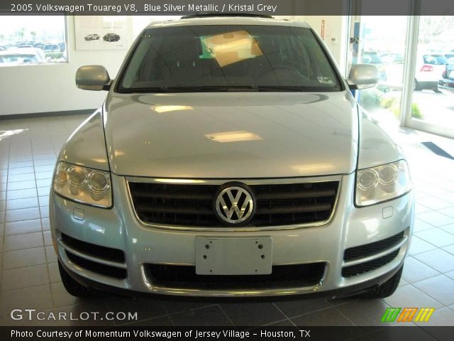 2005 Volkswagen Touareg V8 in Blue Silver Metallic