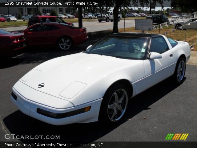 1995 Chevrolet Corvette Coupe in Arctic White