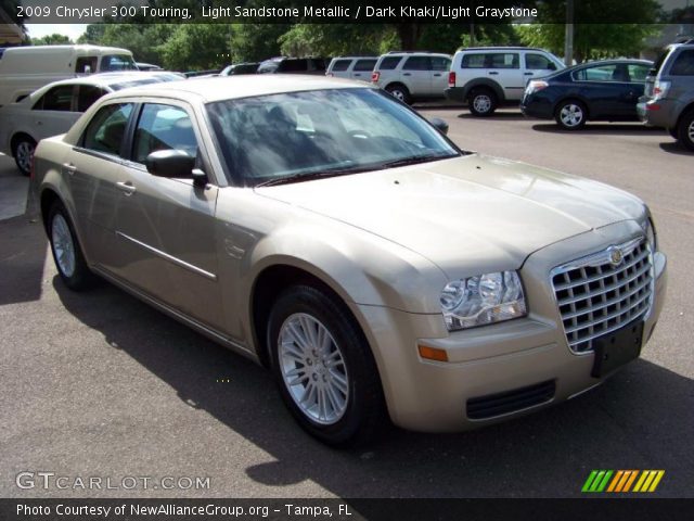 2009 Chrysler 300 Touring in Light Sandstone Metallic