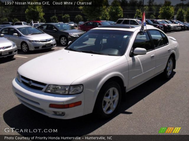1997 Nissan Maxima GXE in Cloud White