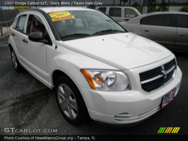 2007 Dodge Caliber SXT in Stone White