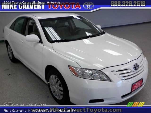 2009 Toyota Camry LE in Super White