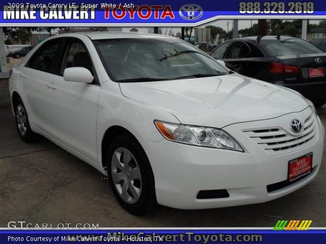 2009 Toyota Camry LE in Super White