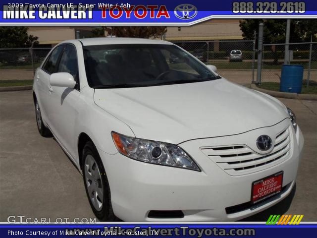 2009 Toyota Camry LE in Super White