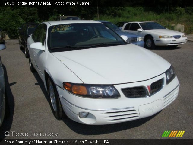 2000 Pontiac Bonneville SE in Arctic White