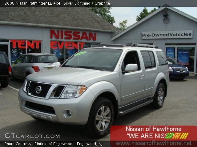 2008 Nissan Pathfinder LE 4x4 in Silver Lightning