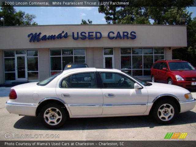 2000 Lincoln Continental  in White Pearlescent Tricoat