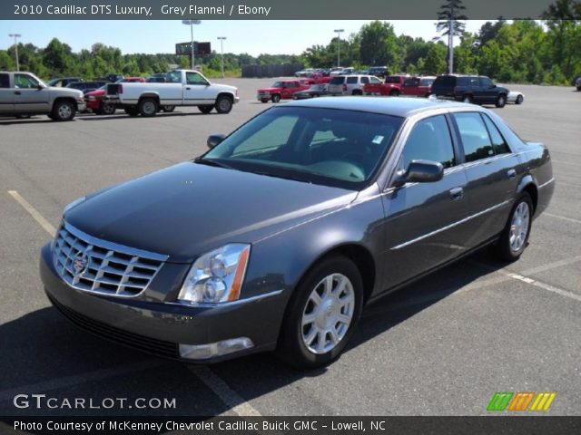 2010 Cadillac DTS Luxury in Grey Flannel