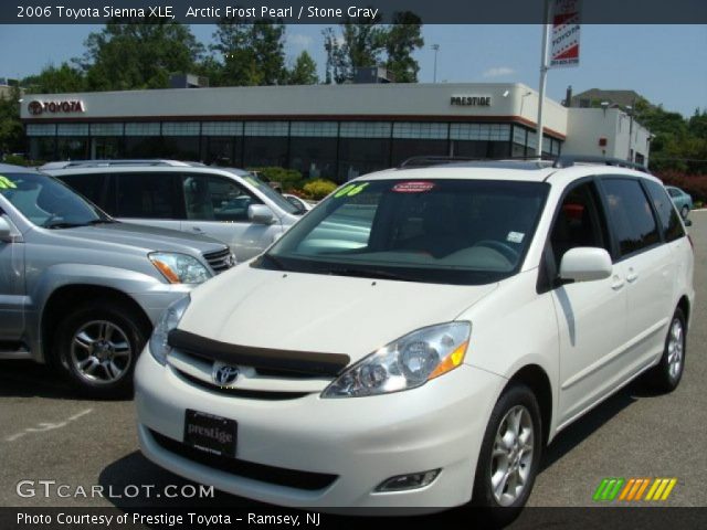 2006 Toyota Sienna XLE in Arctic Frost Pearl